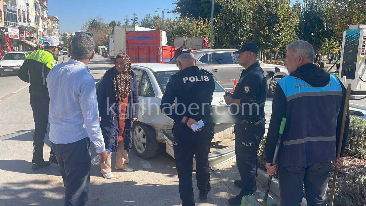 Karamanda Motosikletle Otomobil Carpisti 1 Agir Yarali8