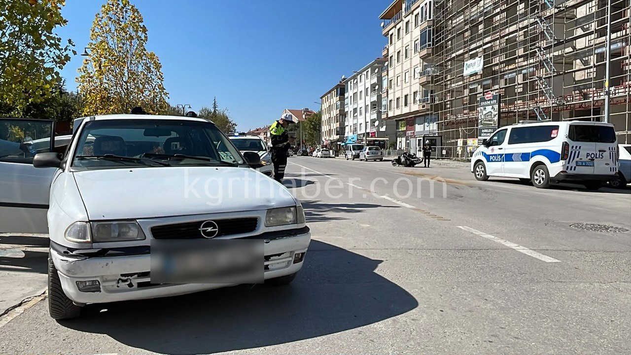 Karamanda Motosikletle Otomobil Carpisti 1 Agir Yarali9