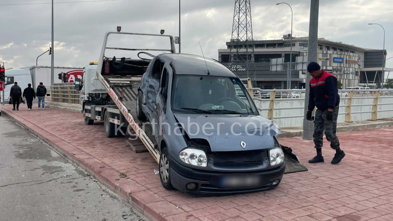 Karamanda Otomobil Ile Kamyonet Carpisti 3 Yarali3
