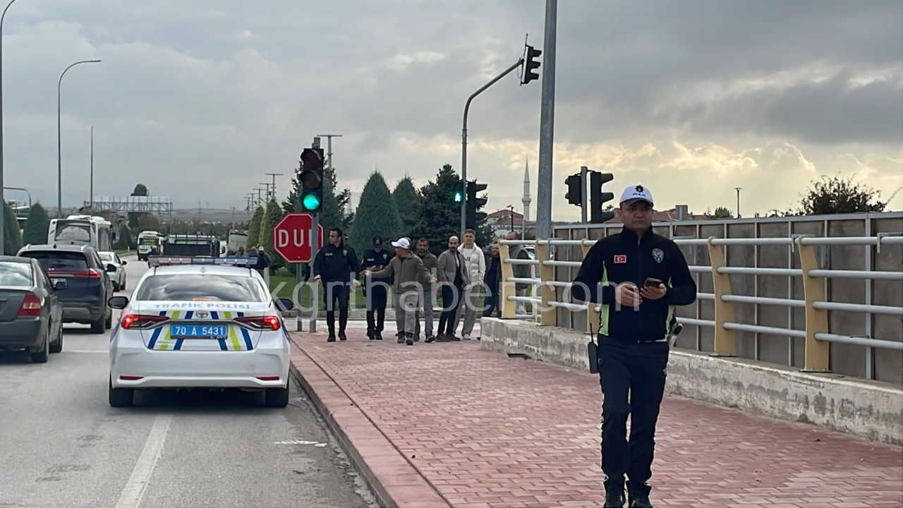 Karamanda Otomobil Ile Kamyonet Carpisti 3 Yarali4