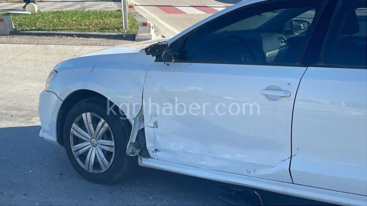 Karamanda Otomobil Ile Motosiklet Carpisti 17 Yasindaki Genc Kiz Yarali1