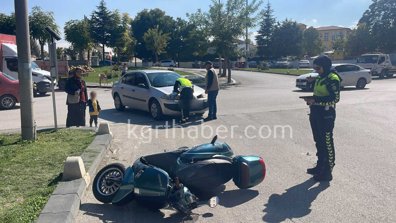 Karamanda Otomobil Ile Motosiklet Kavsakta Carpisti 1 Kisi Yarali0