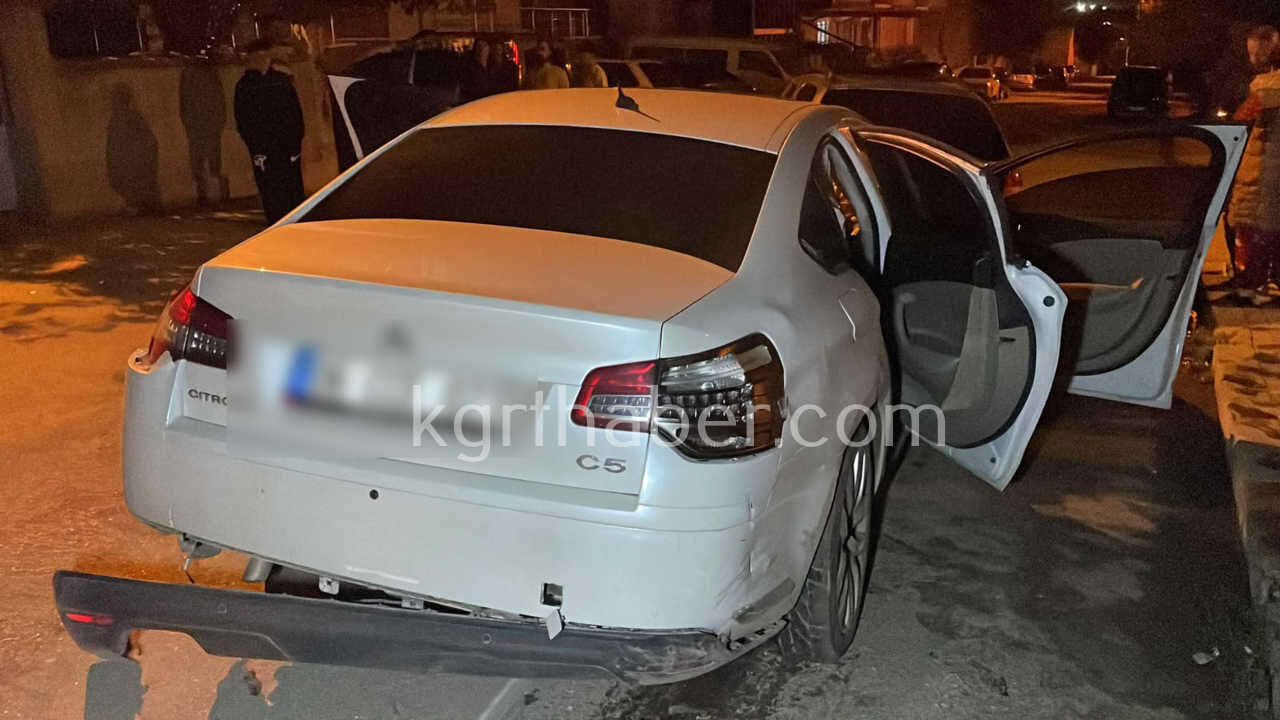 Karamanda Otomobil Ile Panelvan Carpisti 2Si Agir 3 Yarali3