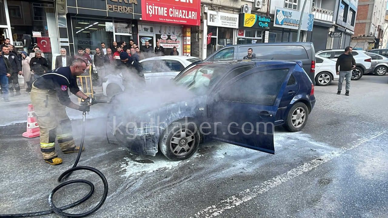 Karamanda Otomobil Sehrin Merkezinde Alev Alev Yandi2