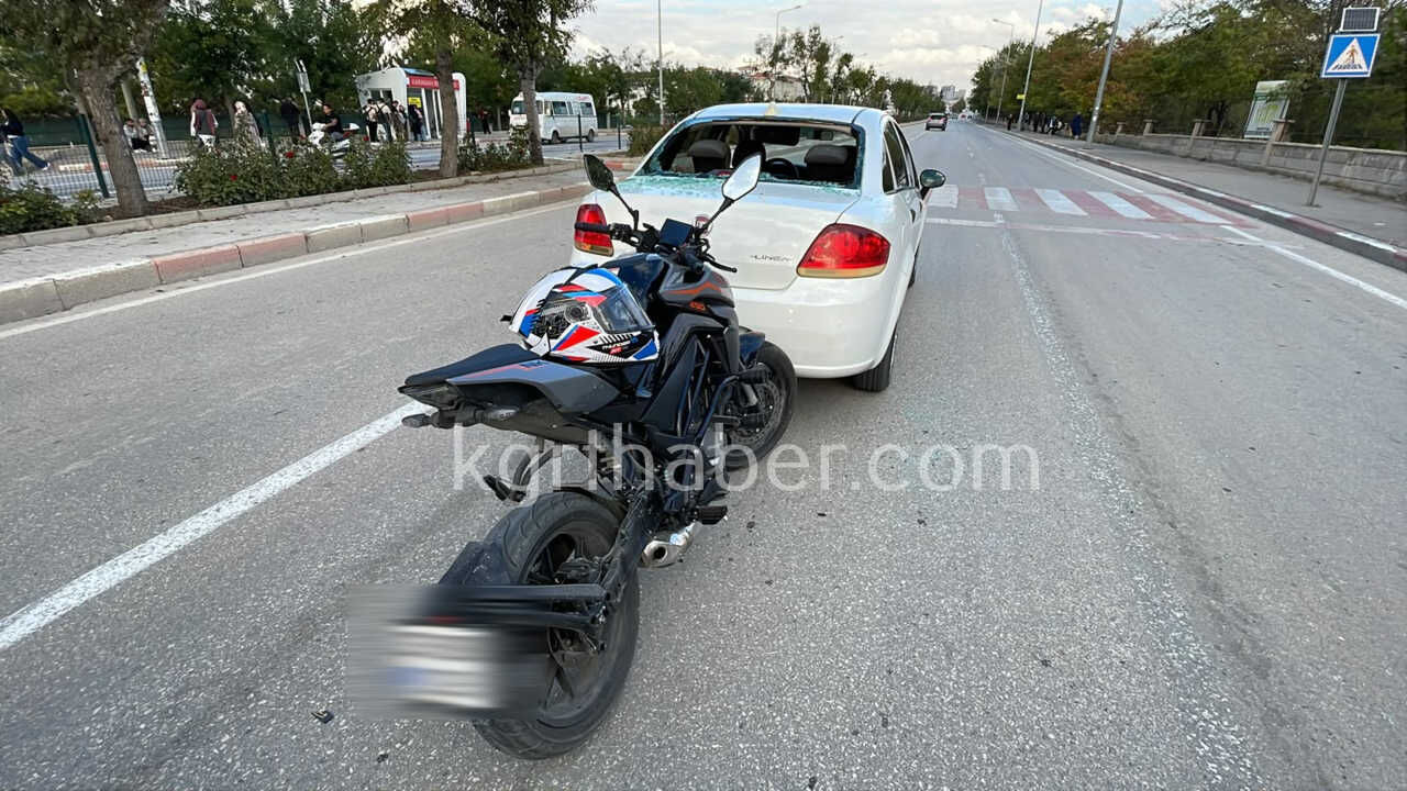 Karamanda Otomobile Arkadan Carpan Motosikletli Yaralandi1