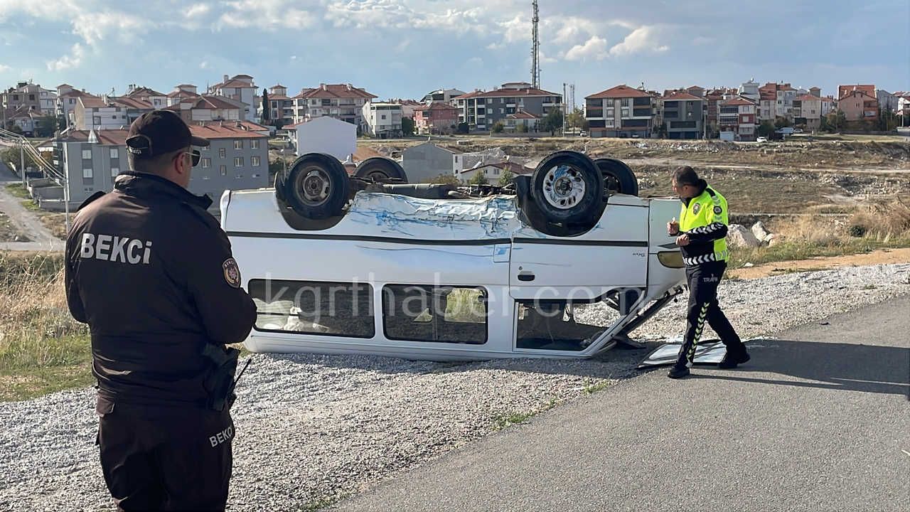 Karamanda Otomobille Carpisan Panelvan Devrildi 2 Surucu Yarali2