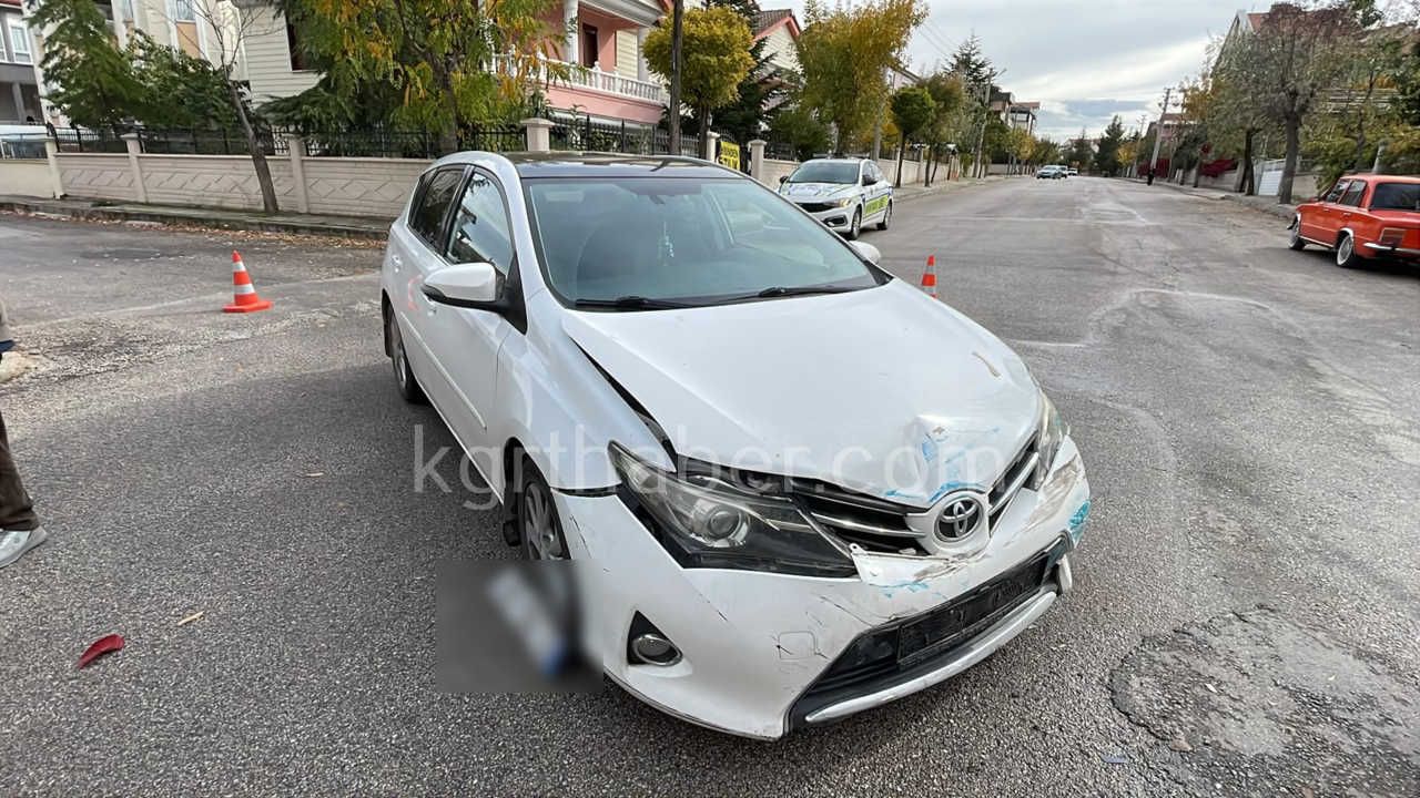Karamanda Otomobiller Kavsakta Carpisti Yasli Kadin Yarali2
