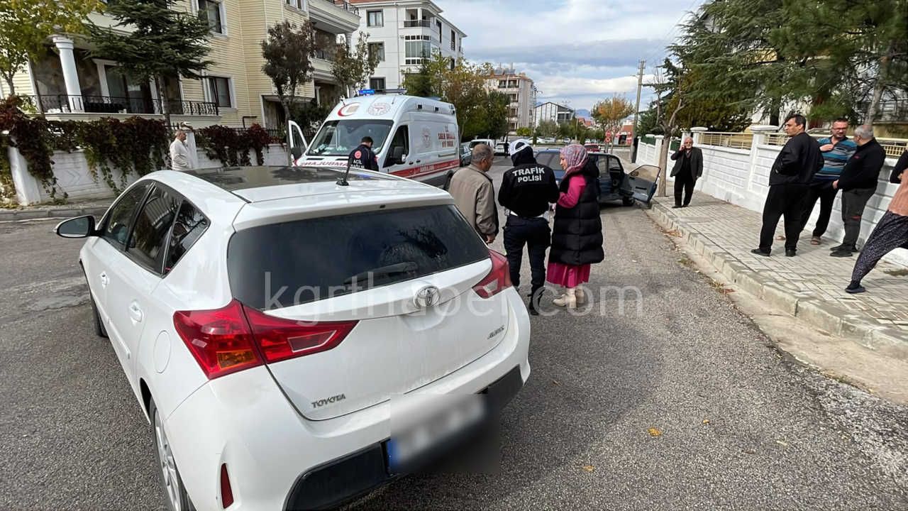 Karamanda Otomobiller Kavsakta Carpisti Yasli Kadin Yarali4