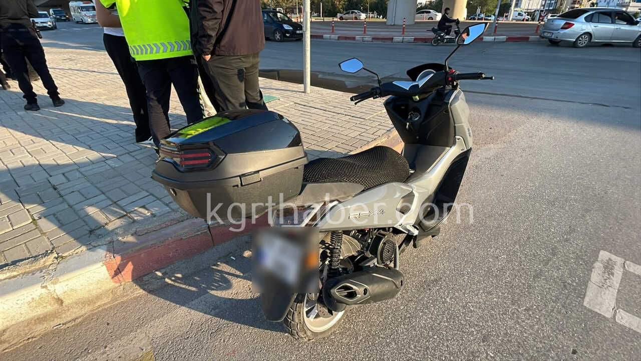 Karamanda Polis Memurunun Yaralandigi Kaza Arac Kamerasinda0