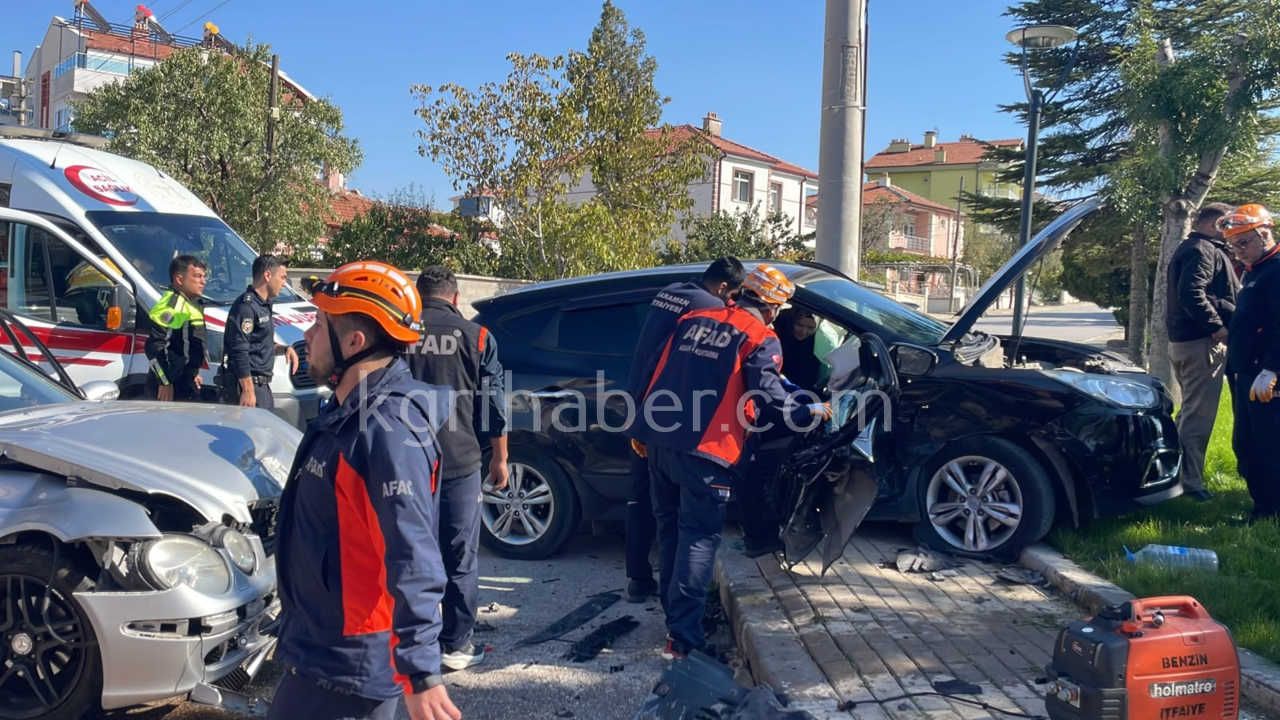 Karamanda Sikismali Trafik Kazasi 3 Yarali2