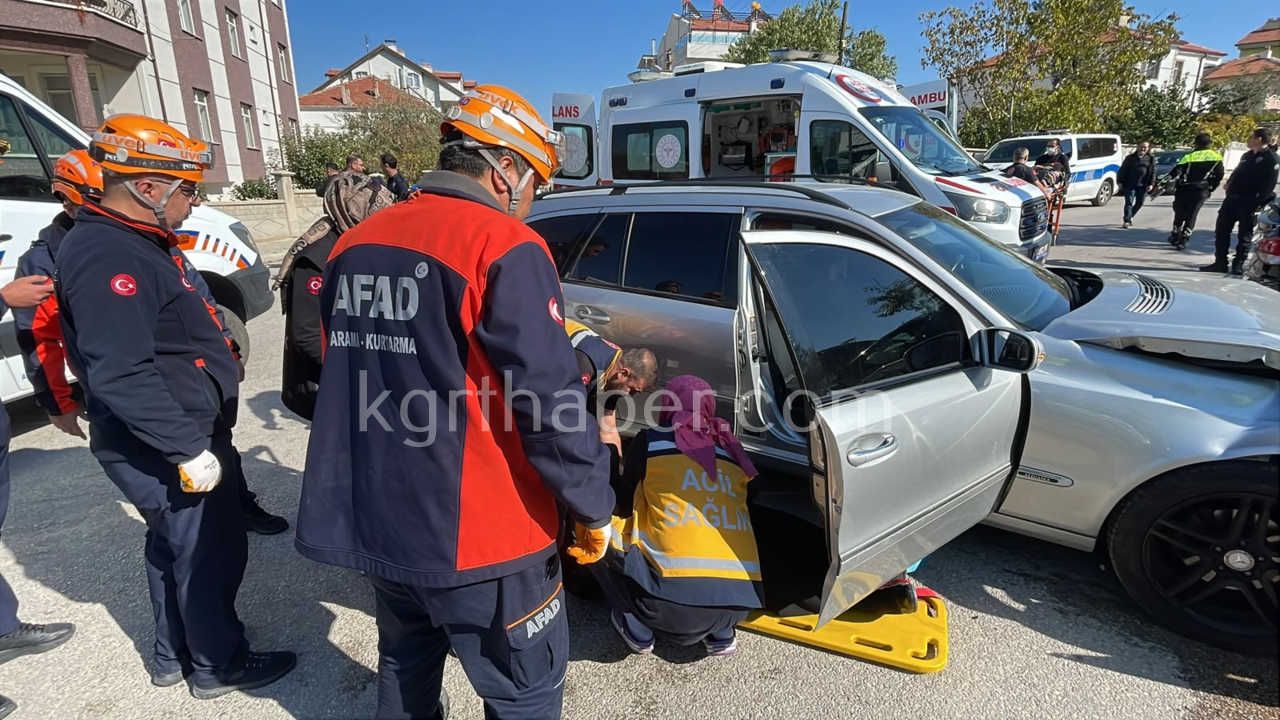 Karamanda Sikismali Trafik Kazasi 3 Yarali6