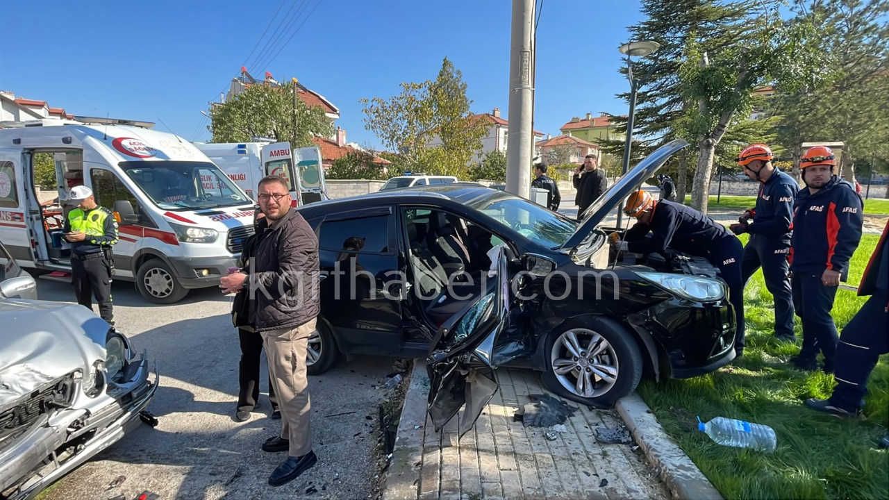 Karamanda Sikismali Trafik Kazasi 3 Yarali8