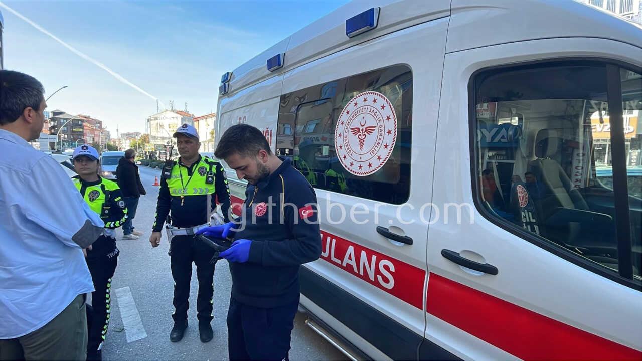 Karamanda Suv Araca Arkadan Carpan Motosikletin Surucusu Yaralandi1