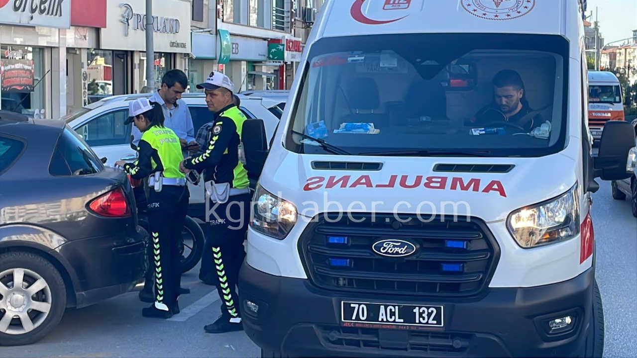 Karamanda Suv Araca Arkadan Carpan Motosikletin Surucusu Yaralandi3