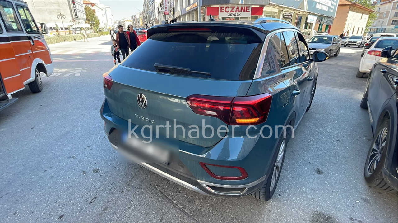 Karamanda Suv Araca Arkadan Carpan Motosikletin Surucusu Yaralandi4
