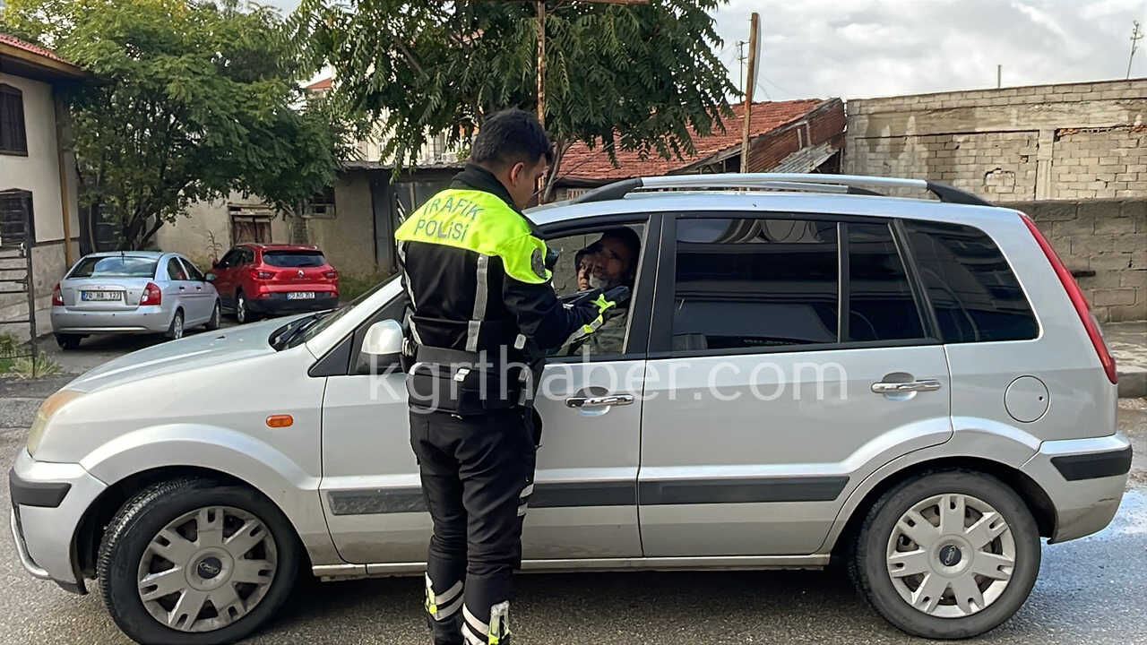 Karamanda Ters Yonde Seyir Ve Kasksiz Suruse 55 Bin Lira Ceza3