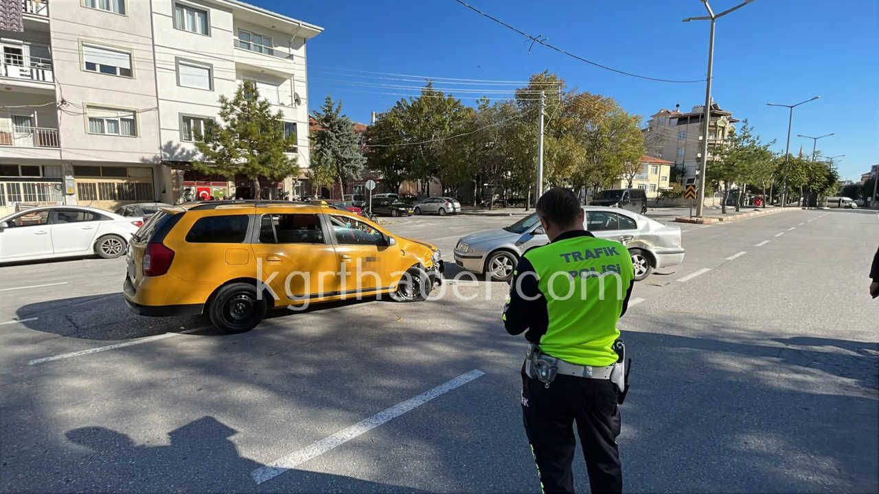 Karamanda Ticari Taksi Ile Otomobil Carpisti 1 Yarali0