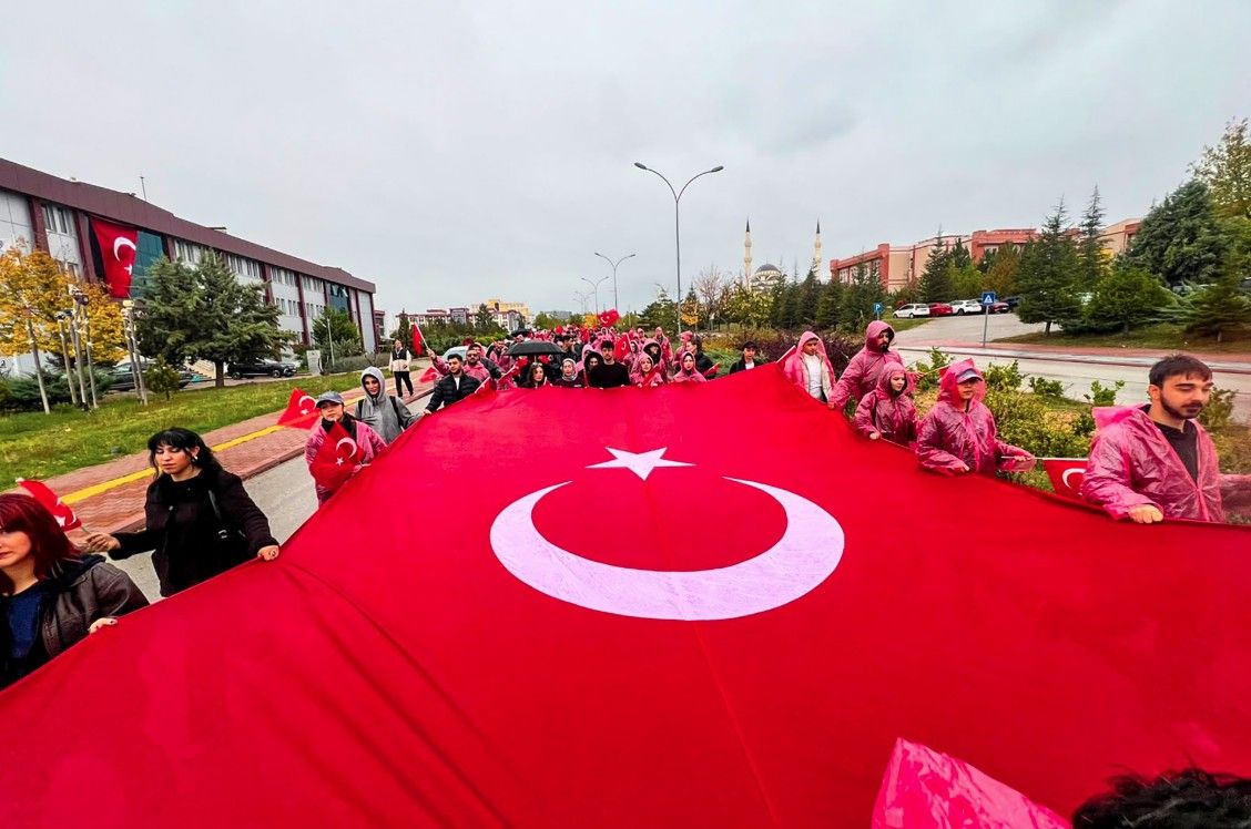 Kmude 29 Ekim Yuruyusu Yapildi (1)