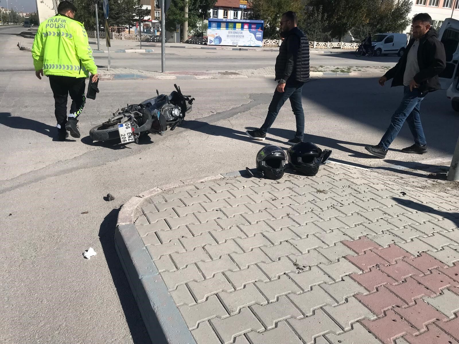 Konyada Suv Ile Motosiklet Carpisti 2 Yarali (3)