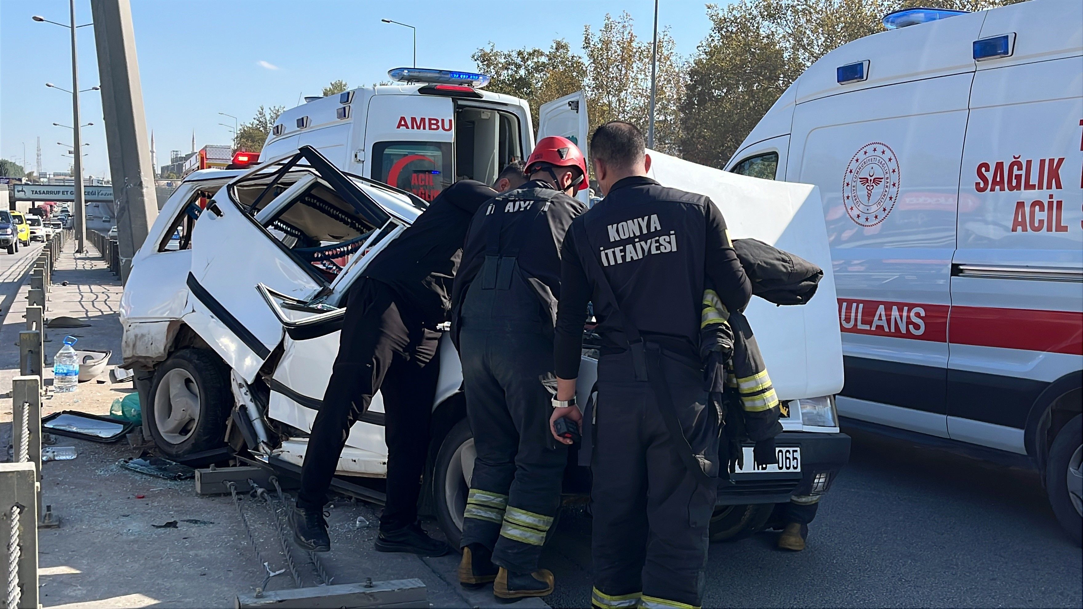 Konyada Tofas Refuje Carpti 4 Kisi Yaralandi (1)