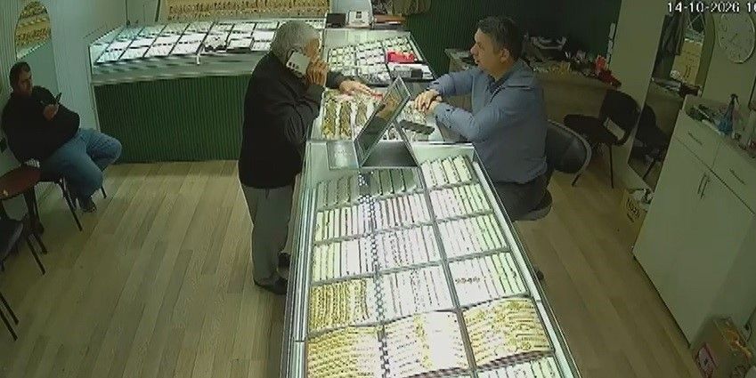 Konyada Yasli Adami Dolandiricilardan Sarraf Kurtardi (3)