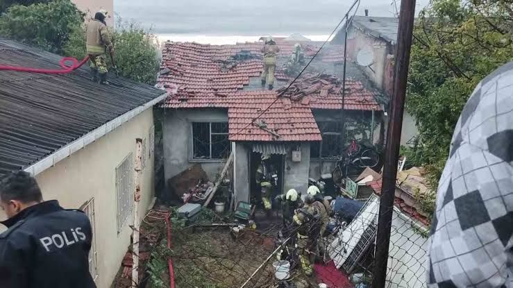 Maltepedeki Yanginda 12 Yasindaki Cocuk Yasamini Yitirdi (1)