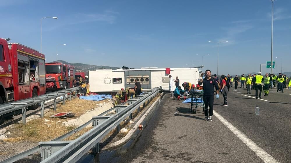Manisada Katliam Gibi Kaza 11 Olu 26 Yarali (3)