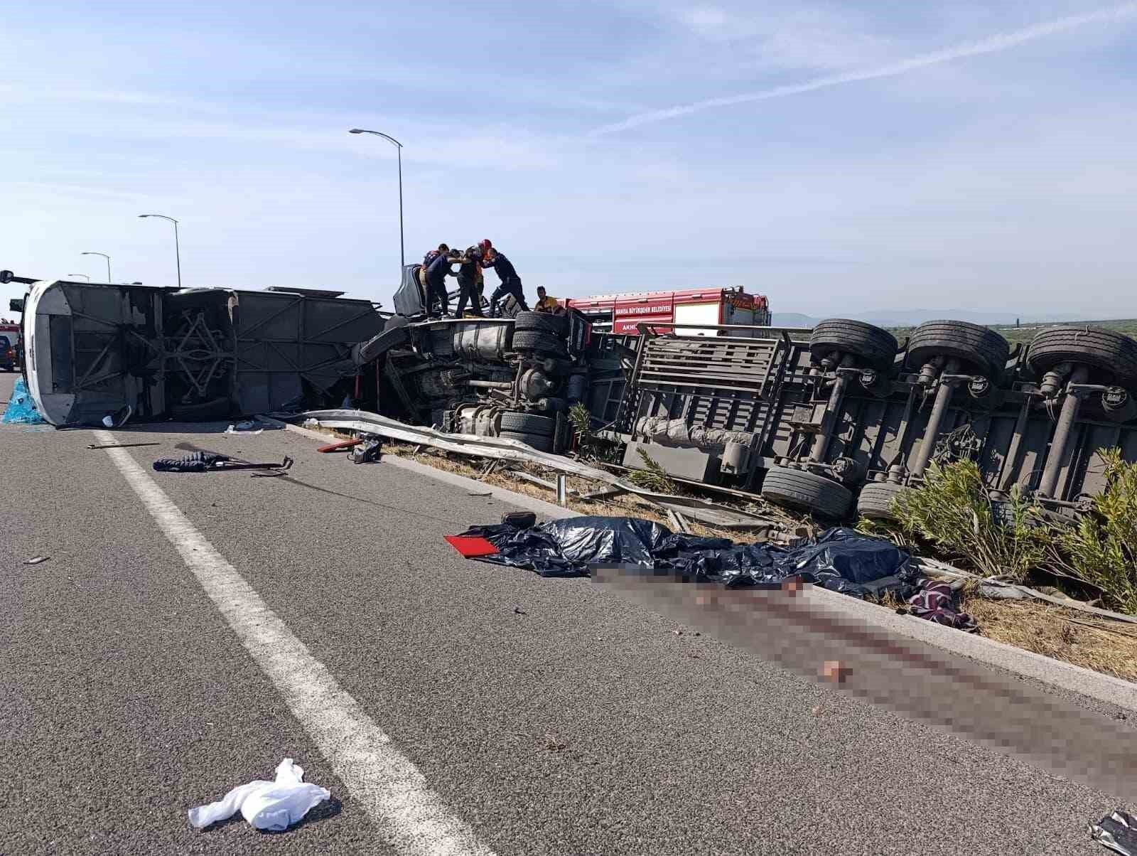 Manisada Otobus Kazasinda Can Pazari Cok Sayida Olu Ve Yarali Var (1)